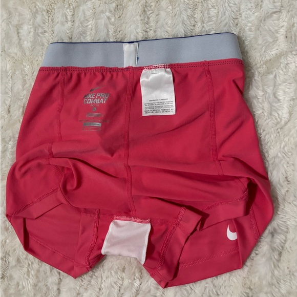 NIKE PRO Combat Dri-Fit Women’s Pink Shorts - Picture 5 of 6